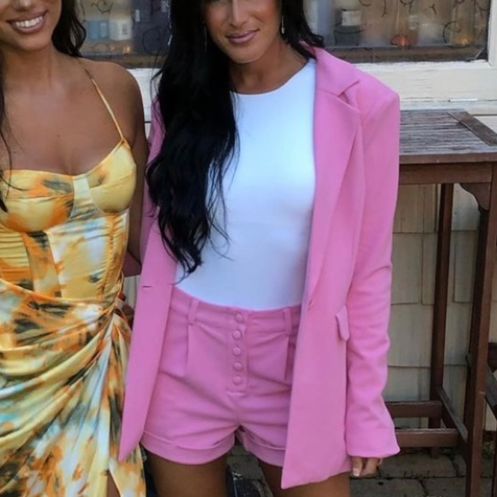 Bubble gum pink shorts, blazer set!